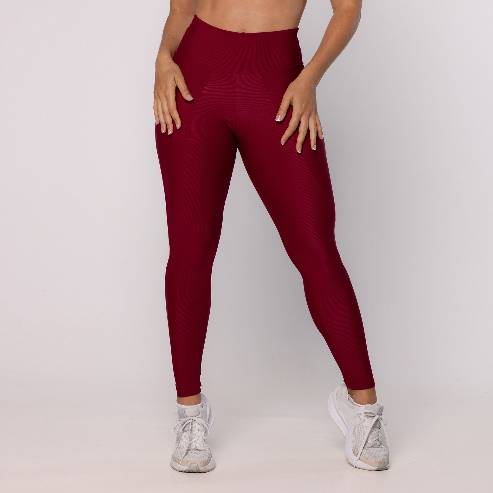 Legging com Recortes e Bolso Canelado - Carmim - Carmin P Legging com Recortes e Bolso Canelado - Carmim - Carmin P