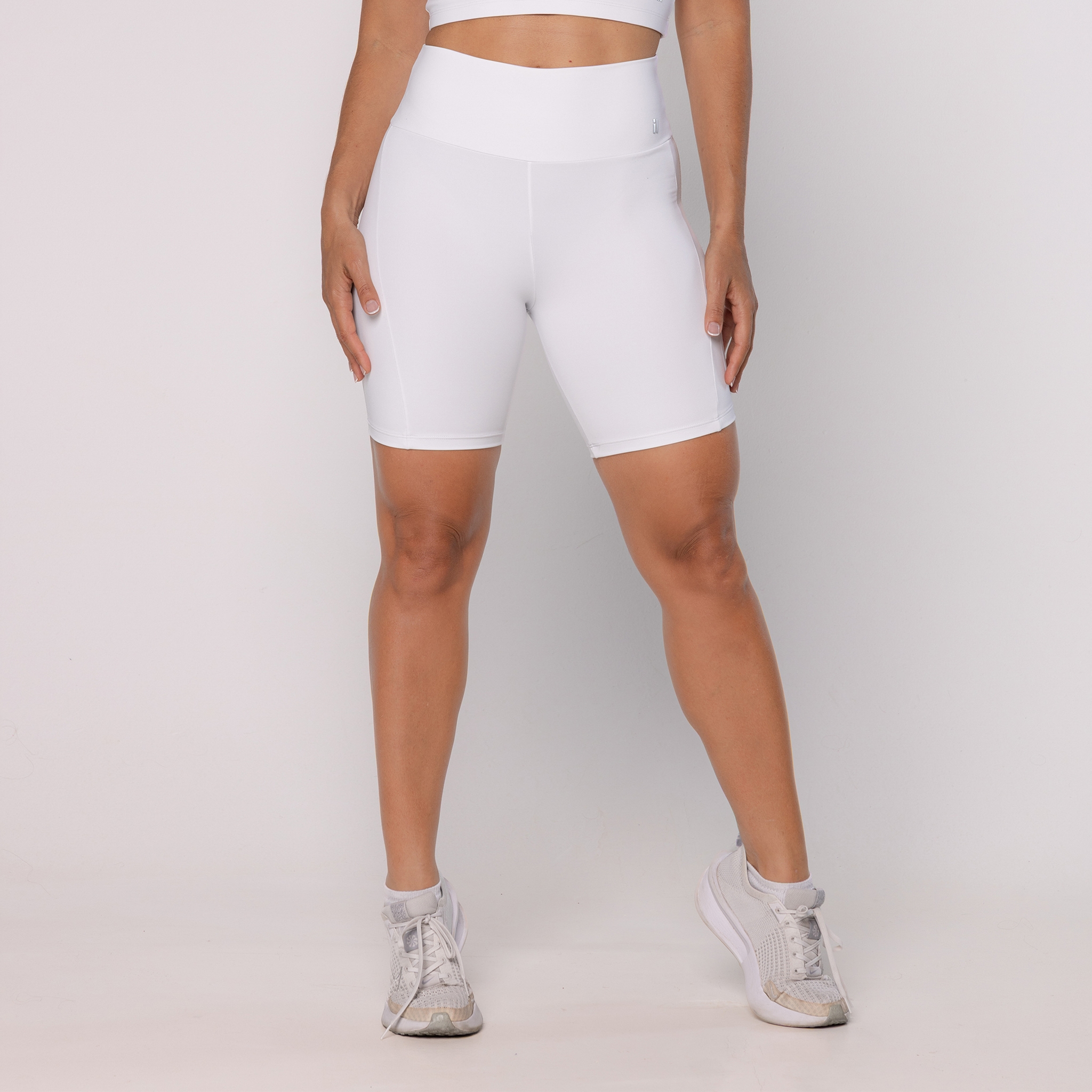Short Legging com Costuras Laterais - Branco
