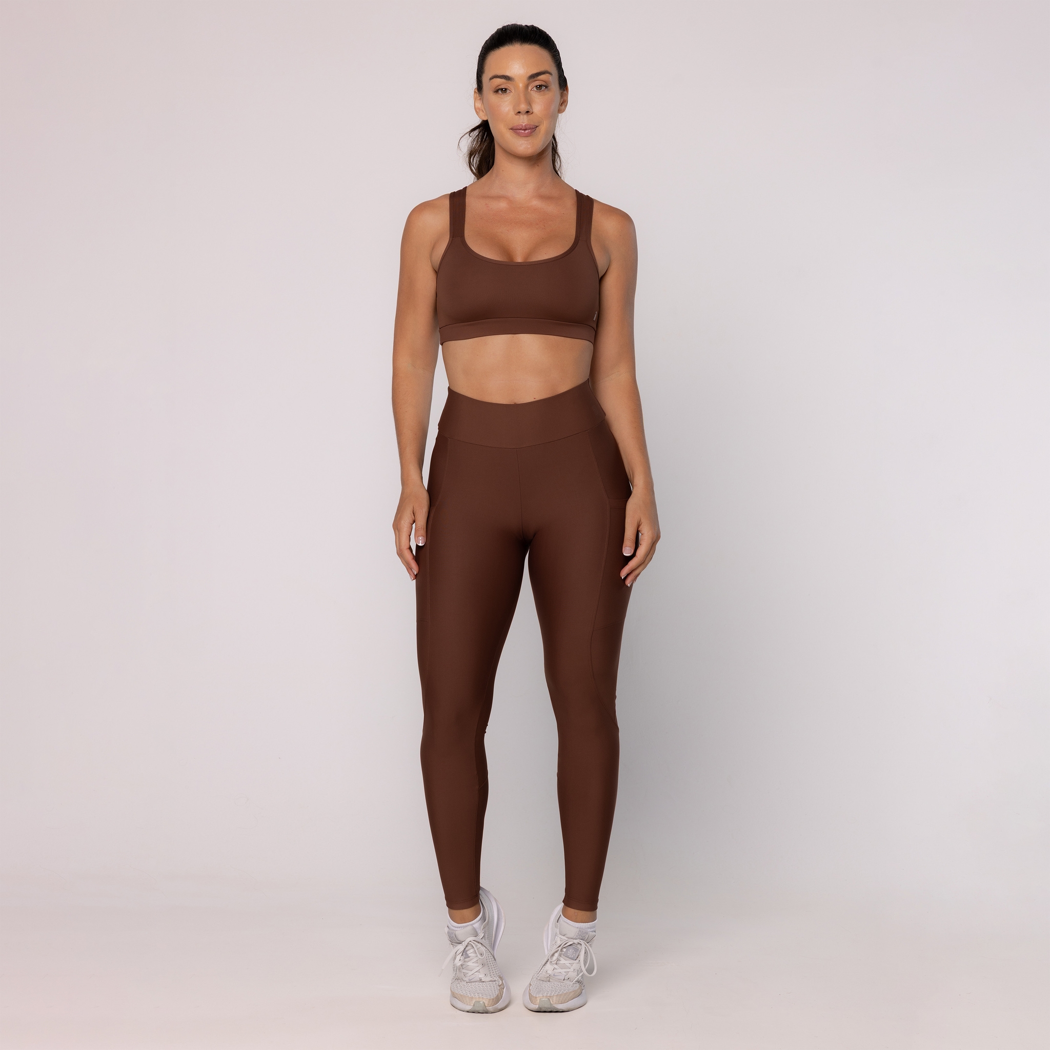 Legging com Recortes e Bolso - Capuccino