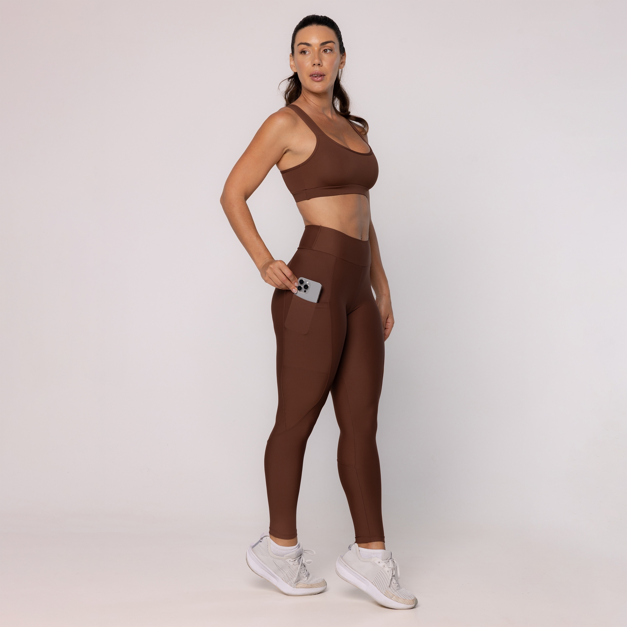 Legging com Recortes e Bolso - Capuccino