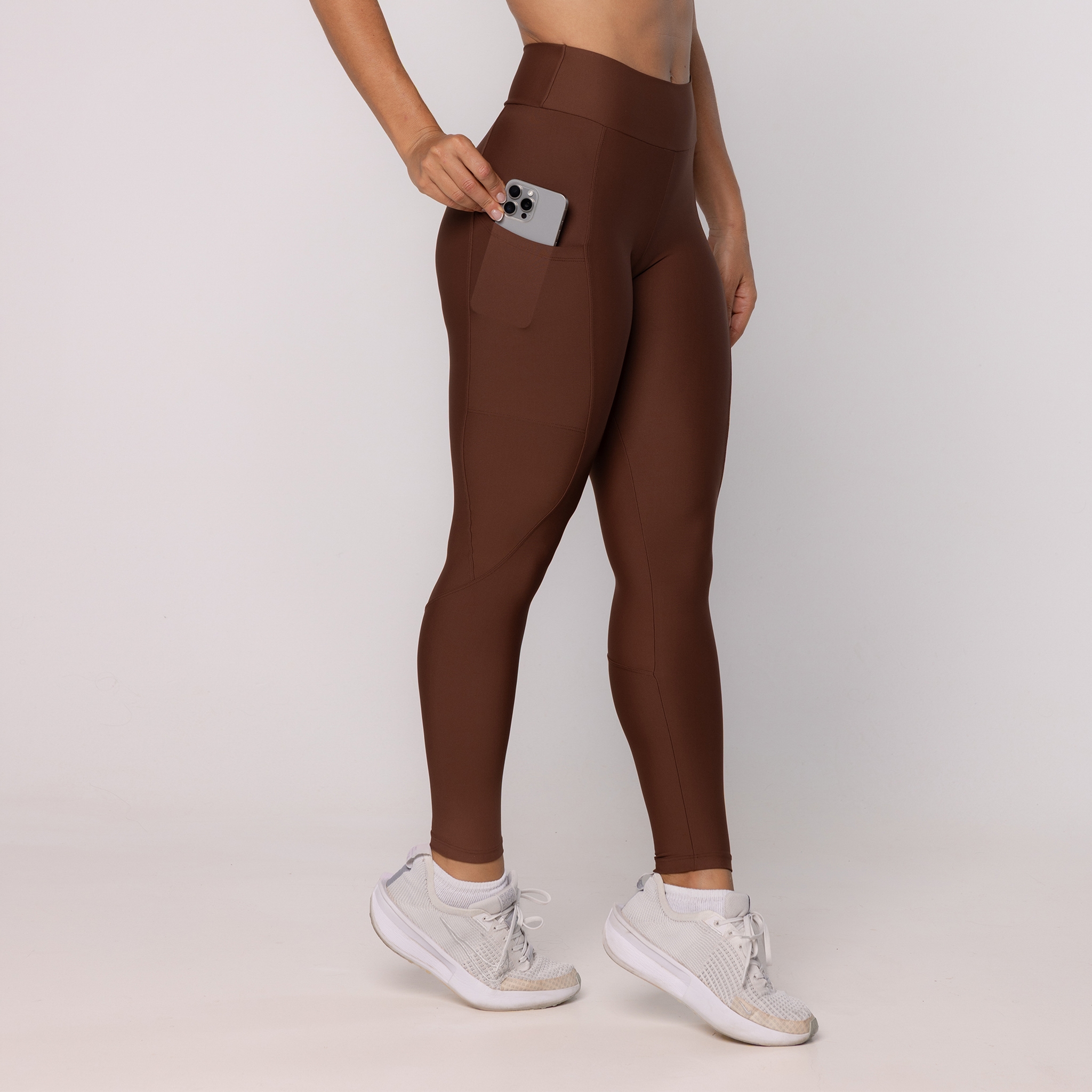 Legging com Recortes e Bolso - Capuccino